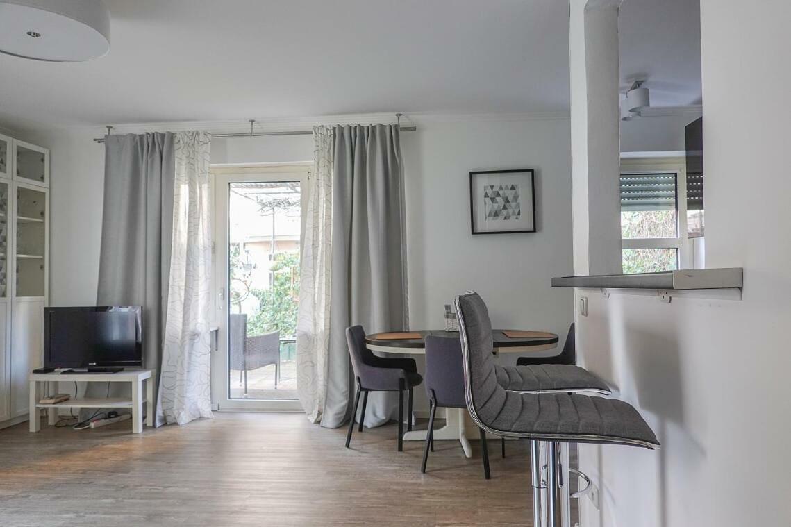 Ruhige Ferienwohnung Mitten In Wiesbaden Luaran gambar